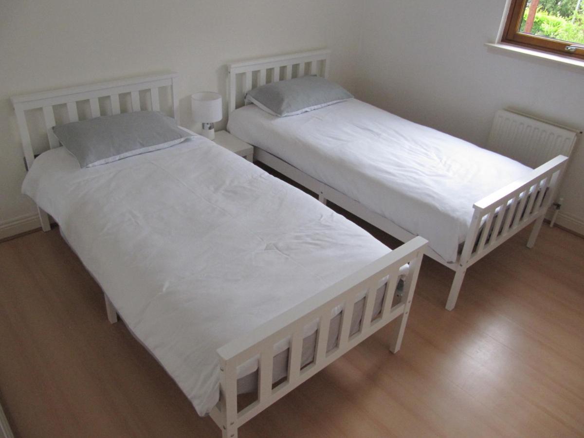 Cozy Off Road 2 Bedroom Cottage Apartment With Free Wi-Fi And Private Parking 格拉斯哥 外观 照片