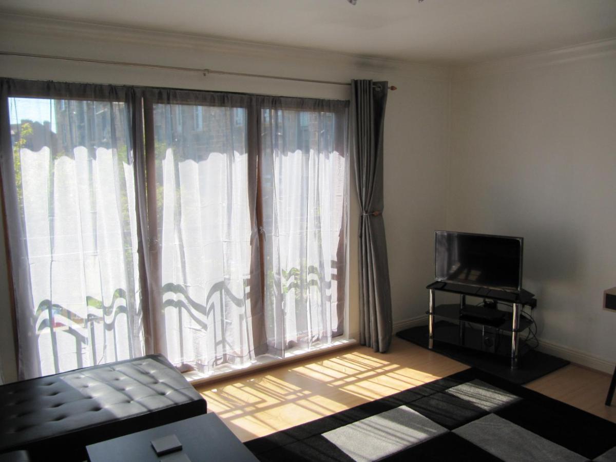 Cozy Off Road 2 Bedroom Cottage Apartment With Free Wi-Fi And Private Parking 格拉斯哥 外观 照片